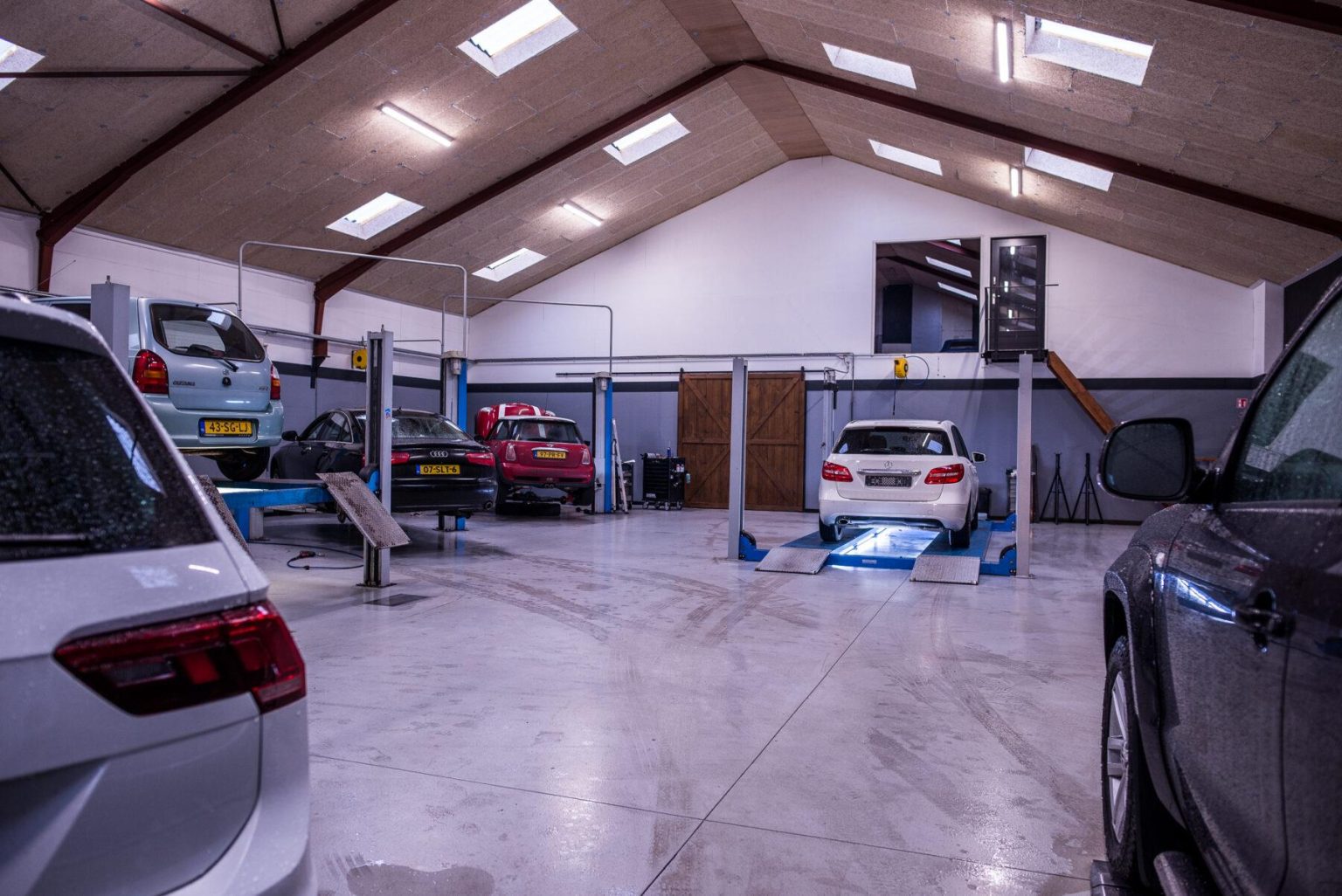 Daan Technische Dienstverlening - autogarage in Hoogeveen met moderne apparatuur voor auto-onderhoud en reparatie