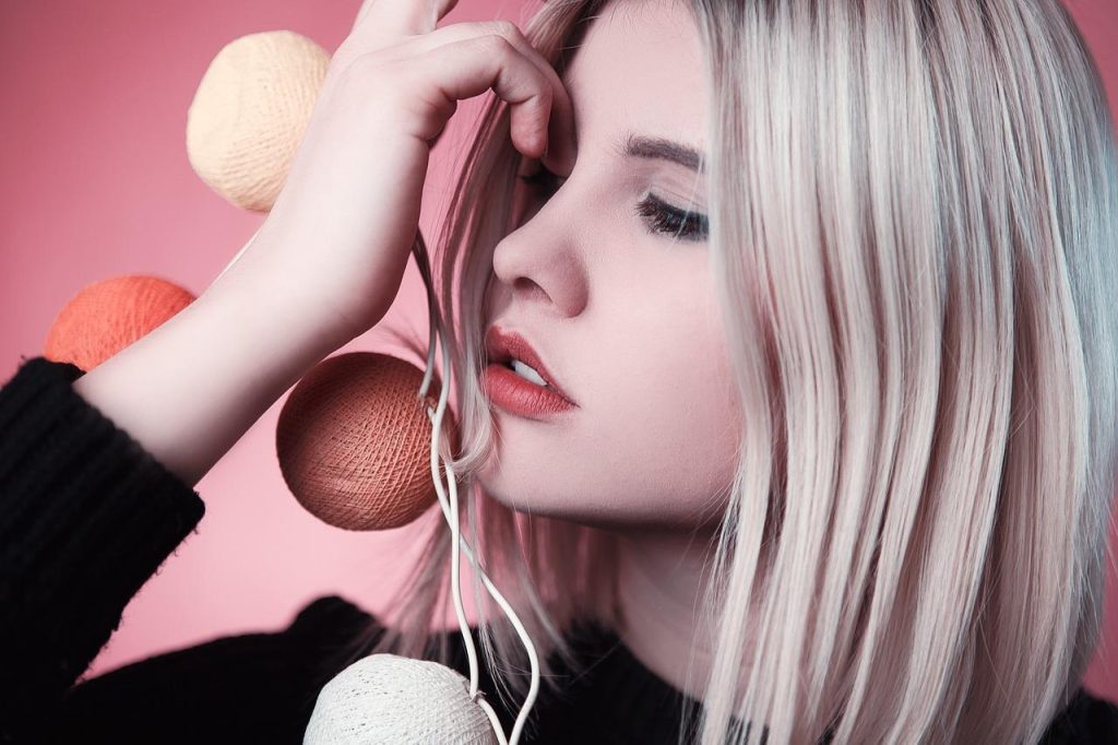Gezond haar met glans en volume als resultaat van juiste haarverzorging, voeding en bescherming